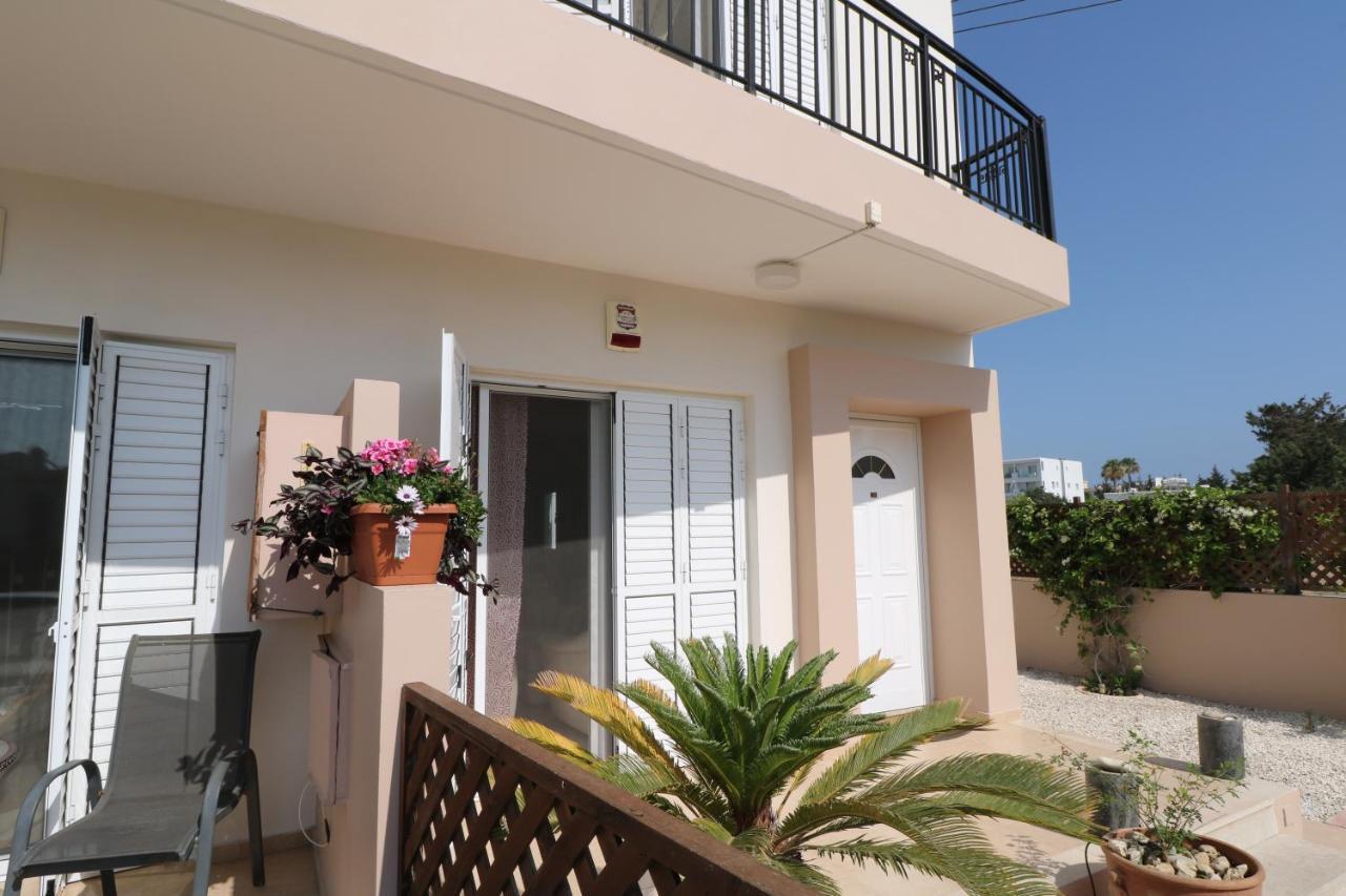 The Paradise Townhouses By Taimoura Pafos Dış mekan fotoğraf